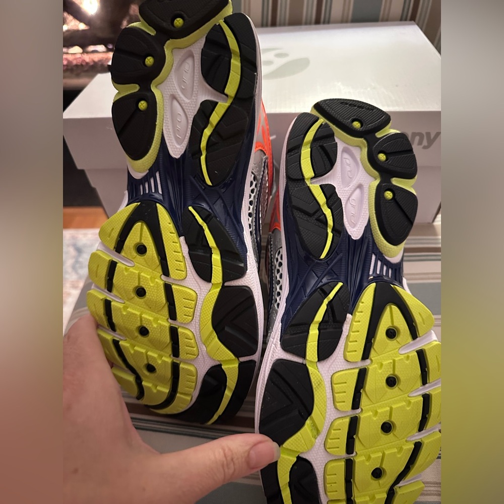 Saucony ProGrid Omni 9 - Picture 7 of 8